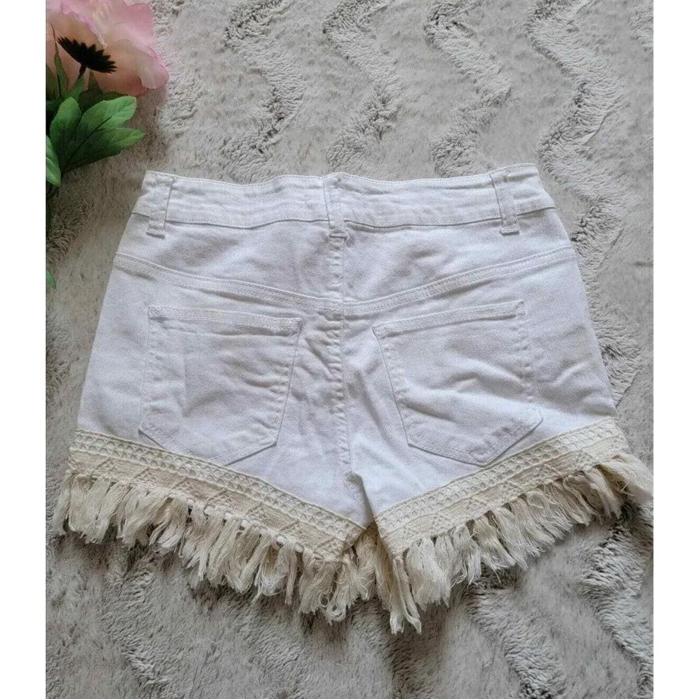 ✨CL Altar'd State Optic White Crochet Tassel Festival‎ Style Cotton Shorts 26/3